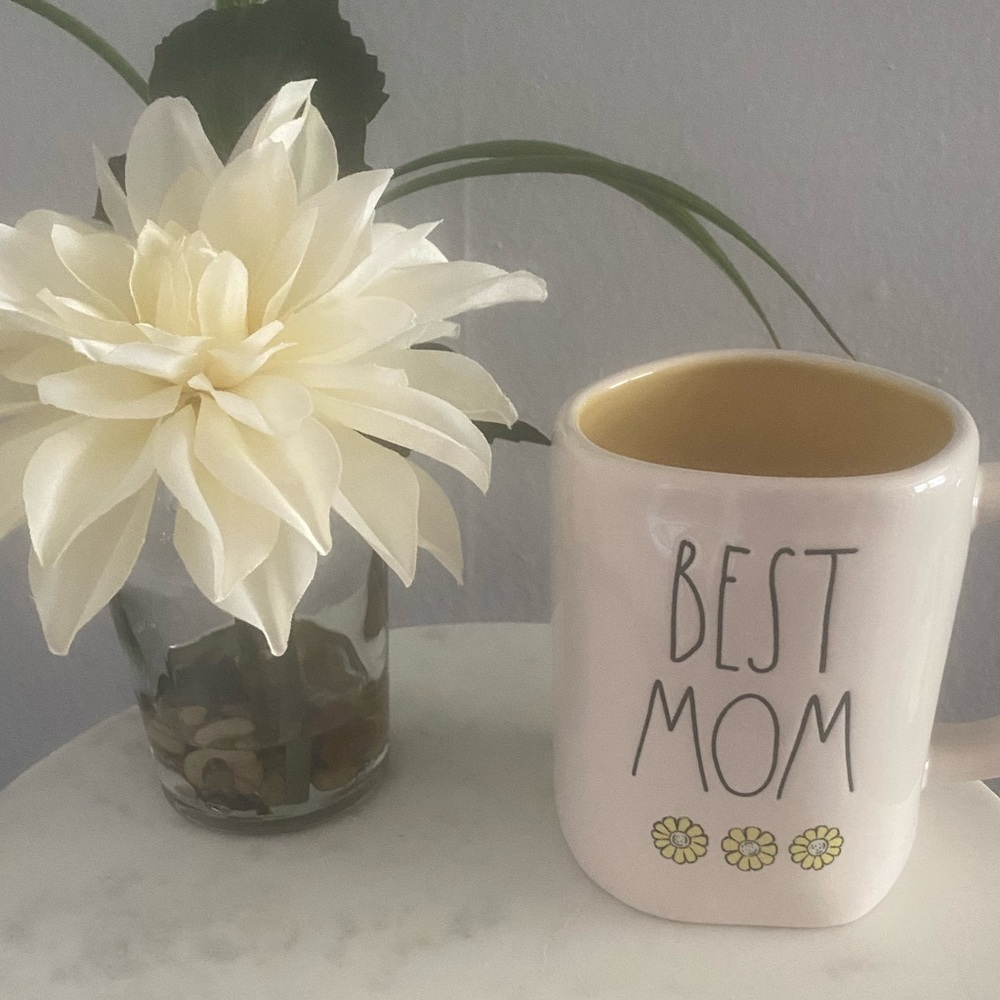 Rae Dunn “Best Mom” Mug New